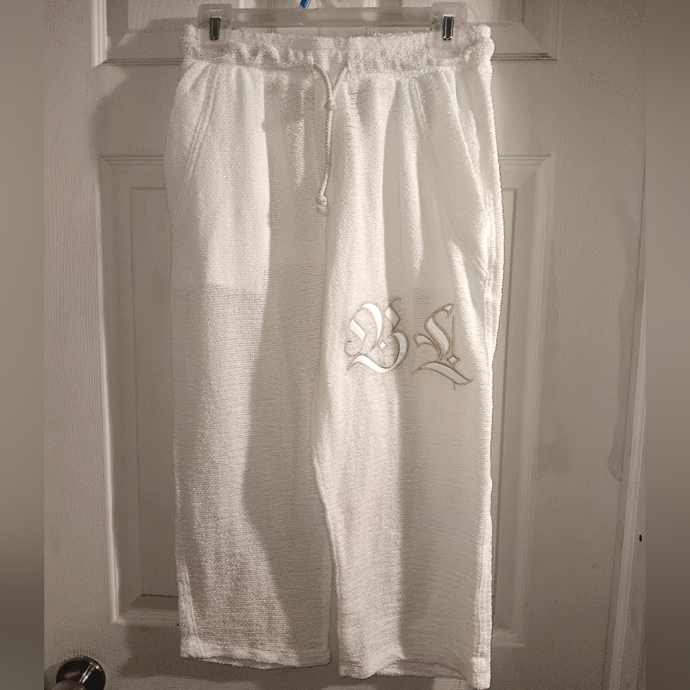 NWOT- Boy's Lie size Sm Capri pants